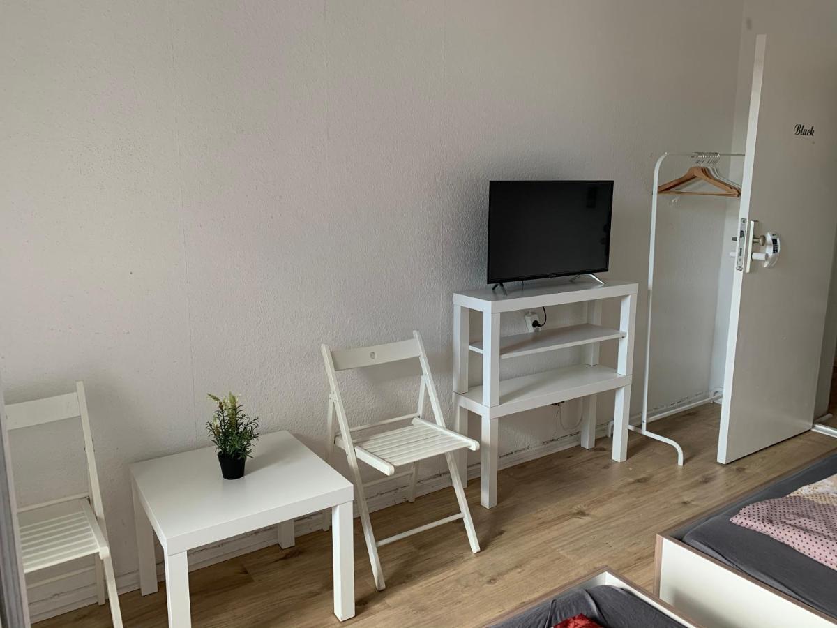 Lebt-wohnung Fur Bis Zu 12 Personen Berlino