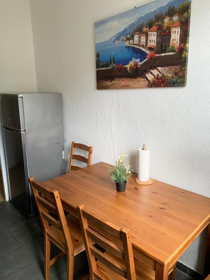 Lebt-wohnung Fur Bis Zu 12 Personen Appartamento Berlino
