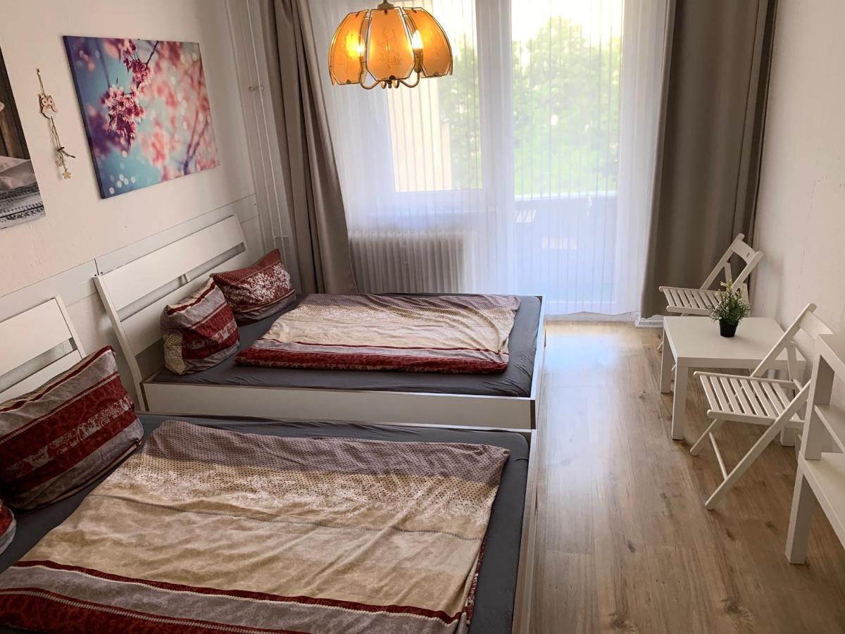 Lebt-wohnung Fur Bis Zu 12 Personen Berlino